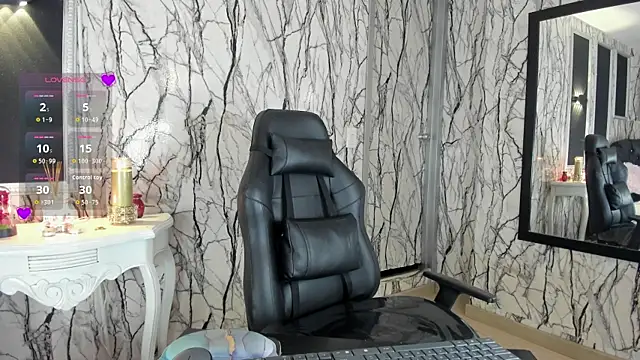 adelinemoretti online show from 04-17-26, 03:48