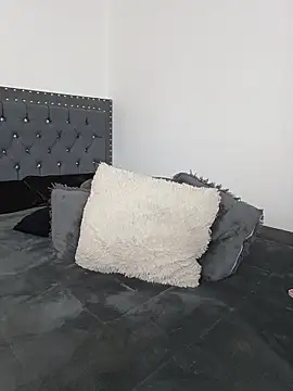 Snapshot of asumi_18 chatting on 11-11-25, 09:26 asumi 18 online show from 11-11-25, 09:26