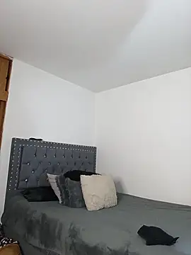 Snapshot of asumi_18 chatting on 11-12-25, 09:32 asumi 18 online show from 11-12-25, 09:32