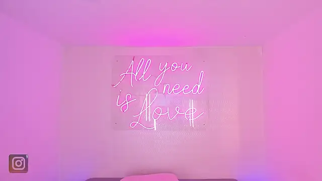 aleksandramiller  online show from 01-06-26, 12:31