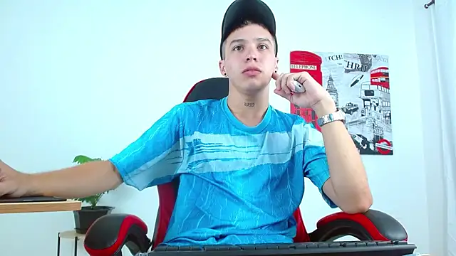 Cumandres18 online show from 09-18-25, 01:57