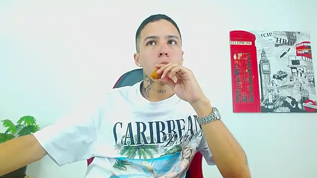 Cumandres18 online show from 04-28-26, 03:17