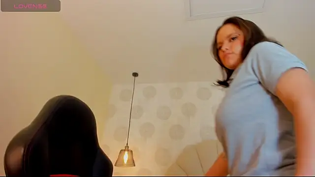 GIANAMILLER6 online show from 12-16-25, 12:21