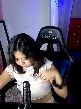 Snapshot of catalina_santana20 chatting on 10-05-25, 01:53 catalina santana20 online show from 10-05-25, 01:53