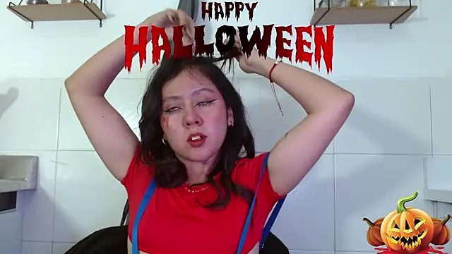 Snapshot of catalina_santana20 chatting on 10-31-25, 01:23 catalina santana20 online show from 10-31-25, 01:23