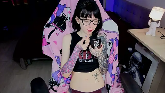 HazelTompson online show from 03-14-26, 07:25