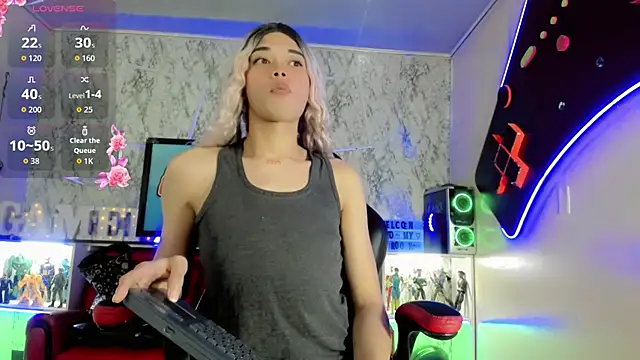 Snapshot of Madison_Mujica chatting on 10-13-25, 11:21 Madison Mujica online show from 10-13-25, 11:21