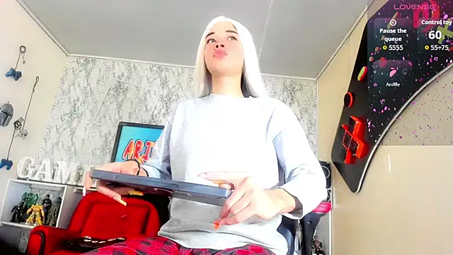 Snapshot of Madison_Mujica chatting on 10-25-25, 11:07 Madison Mujica online show from 10-25-25, 11:07