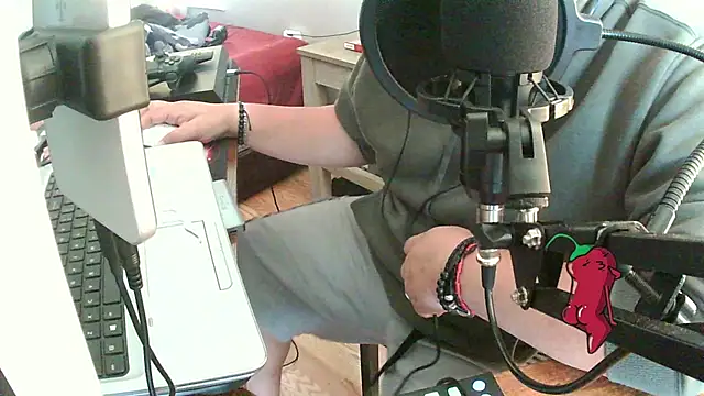 Snapshot of perversus12 chatting on 10-02-25, 08:16 perversus12 online show from 10-02-25, 08:16