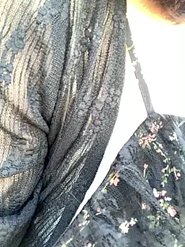 Snapshot of zhizhinaigai chatting on 11-08-25, 03:29 zhizhinaigai online show from 11-08-25, 03:29