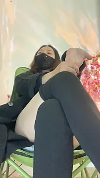 Snapshot of zhizhinaigai chatting on 02-09-26, 05:11 zhizhinaigai online show from 02-09-26, 05:11