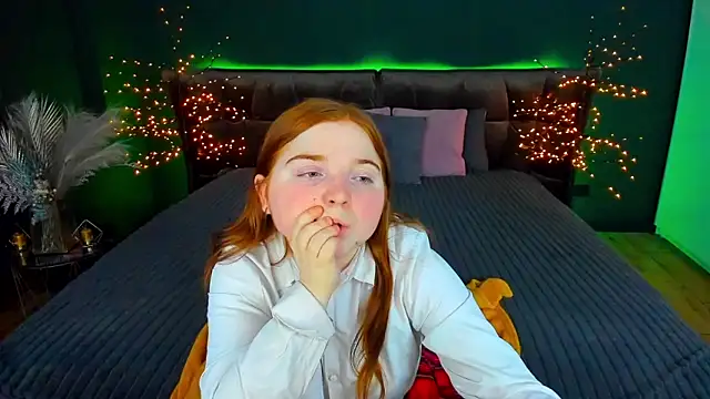 Snapshot of KattyRose8 chatting on 09-16-25, 06:42 KattyRose8 online show from 09-16-25, 06:42