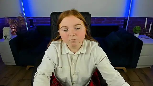 Snapshot of KattyRose8 chatting on 09-18-25, 05:42 KattyRose8 online show from 09-18-25, 05:42