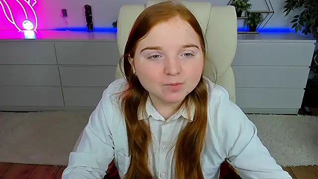 Snapshot of KattyRose8 chatting on 09-19-25, 05:42 KattyRose8 online show from 09-19-25, 05:42