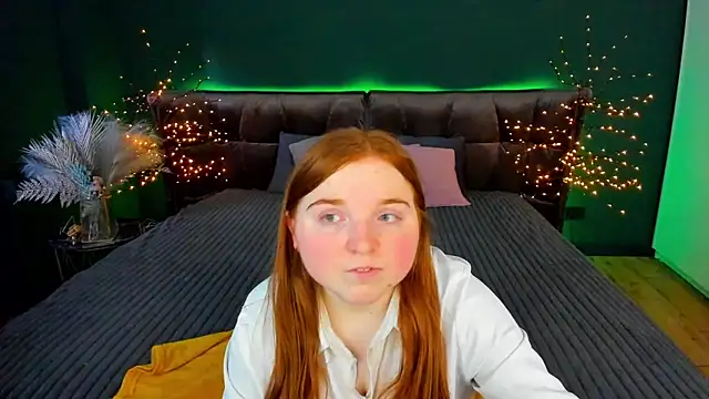 Snapshot of KattyRose8 chatting on 09-21-25, 12:07 KattyRose8 online show from 09-21-25, 12:07