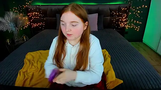 Snapshot of KattyRose8 chatting on 09-23-25, 12:08 KattyRose8 online show from 09-23-25, 12:08