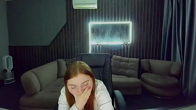 Snapshot of KattyRose8 chatting on 10-14-25, 05:41 KattyRose8 online show from 10-14-25, 05:41