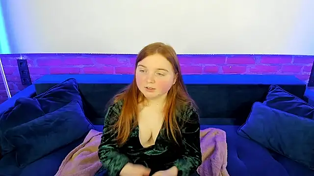 Snapshot of KattyRose8 chatting on 10-18-25, 06:52 KattyRose8 online show from 10-18-25, 06:52