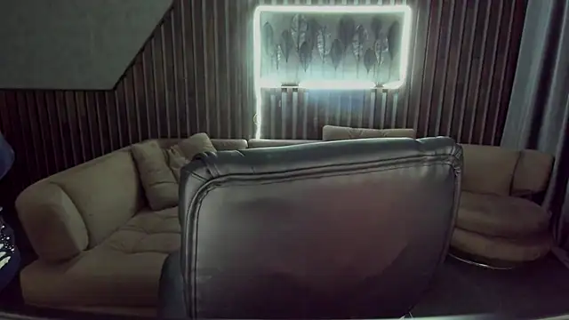 Snapshot of KattyRose8 chatting on 12-15-25, 06:45 KattyRose8 online show from 12-15-25, 06:45