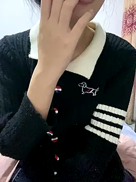 Snapshot of MengMeng0515 chatting on 11-24-25, 11:54 MengMeng0515 online show from 11-24-25, 11:54