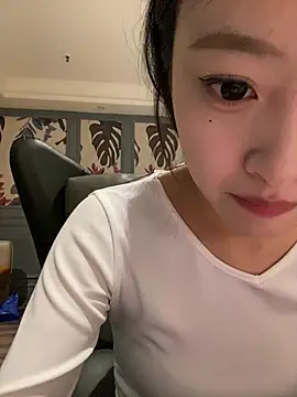 Snapshot of MengMeng0515 chatting on 02-05-26, 02:33 MengMeng0515 online show from 02-05-26, 02:33