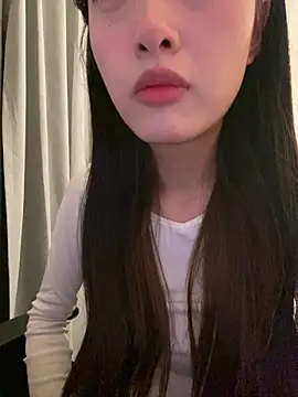 Snapshot of MengMeng0515 chatting on 03-13-26, 02:34 MengMeng0515 online show from 03-13-26, 02:34