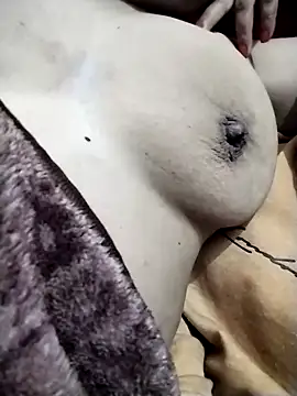 Snapshot of beena01 chatting on 01-07-26, 06:43 beena01 online show from 01-07-26, 06:43