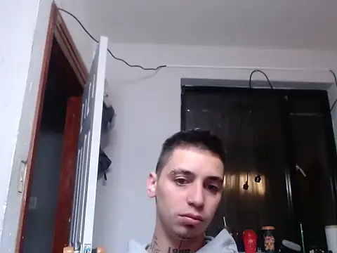 Snapshot of xalejo_max chatting on 10-24-25, 01:07 xalejo max online show from 10-24-25, 01:07