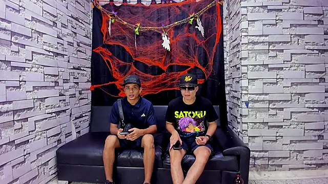 Snapshot of Crazy_Cult_Sex chatting on 10-22-25, 01:11 Crazy Cult Sex online show from 10-22-25, 01:11