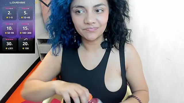 Kiara Cruz   online show from 10-09-25, 08:07