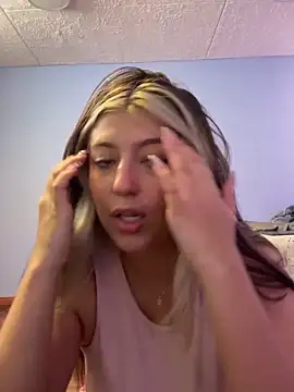 Bella  Lane online show from 12-17-25, 07:42