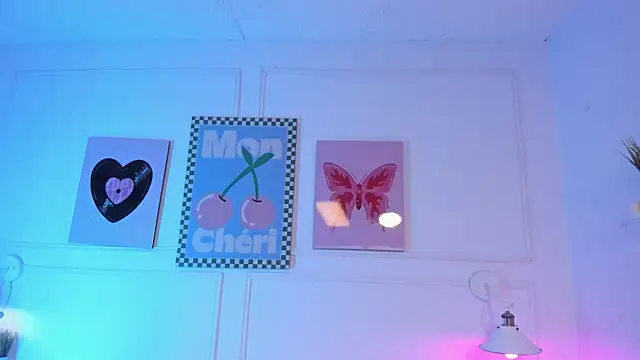 Zoe Lynch  online show from 06-18-26, 12:20
