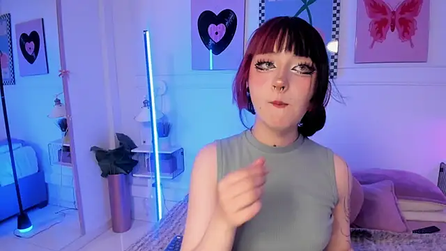 Zoe Lynch  online show from 07-16-26, 12:00
