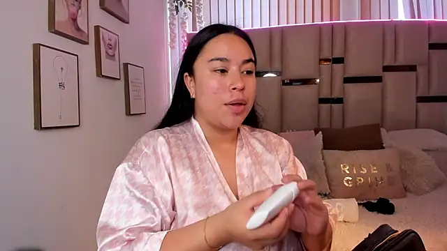 Zoey thompson online show from 02-13-26, 07:32