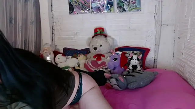 Snapshot of Pamelaa_reyess_2 chatting on 12-23-25, 06:44 Pamelaa reyess 2 online show from 12-23-25, 06:44