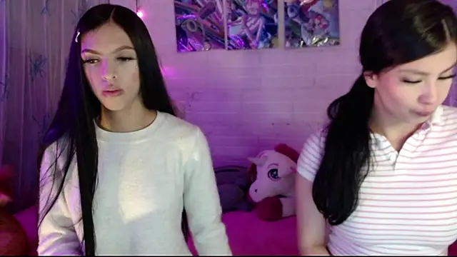 Snapshot of Pamelaa_reyess_2 chatting on 02-19-26, 09:38 Pamelaa reyess 2 online show from 02-19-26, 09:38