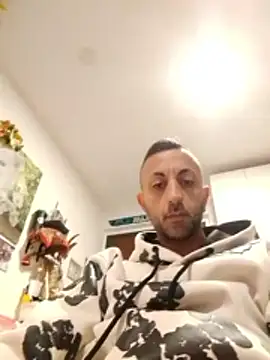 Snapshot of Blackmen_90 chatting on 11-06-25, 09:10 Blackmen 90 online show from 11-06-25, 09:10