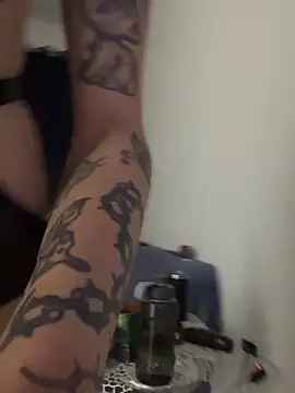 Snapshot of virtualgirlbr chatting on 10-19-25, 01:28 virtualgirlbr online show from 10-19-25, 01:28