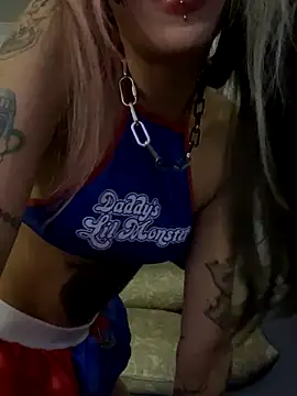 Snapshot of virtualgirlbr chatting on 10-25-25, 12:40 virtualgirlbr online show from 10-25-25, 12:40