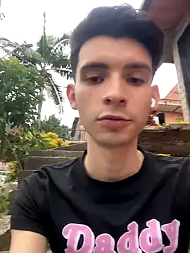 Snapshot of VicenteFerrer chatting on 11-18-25, 10:25 VicenteFerrer online show from 11-18-25, 10:25