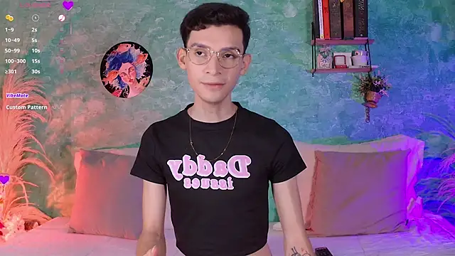 Snapshot of VicenteFerrer chatting on 12-14-25, 12:38 VicenteFerrer online show from 12-14-25, 12:38