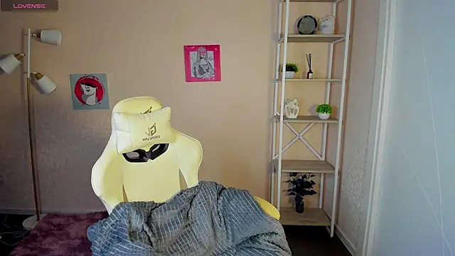 Snapshot of R0cket_bunny chatting on 09-25-25, 12:03 R0cket bunny online show from 09-25-25, 12:03