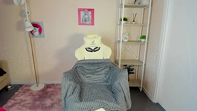 Snapshot of R0cket_bunny chatting on 10-07-25, 01:03 R0cket bunny online show from 10-07-25, 01:03