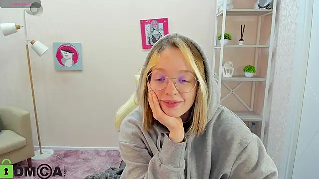 Snapshot of R0cket_bunny chatting on 10-14-25, 01:17 R0cket bunny online show from 10-14-25, 01:17