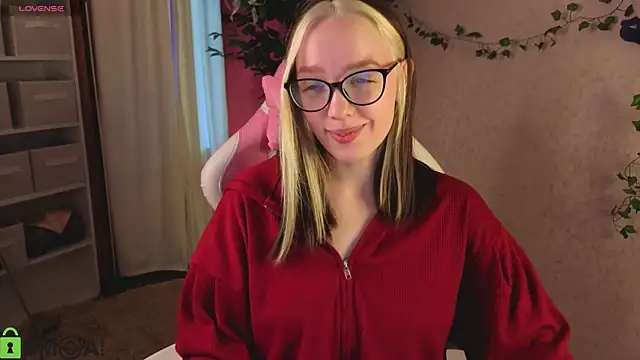 Snapshot of R0cket_bunny chatting on 04-08-26, 09:09 R0cket bunny online show from 04-08-26, 09:09