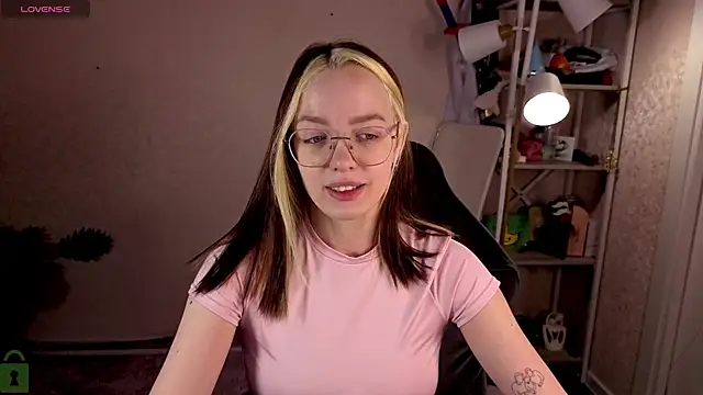 R0cket bunny online show from 04-20-26, 12:57