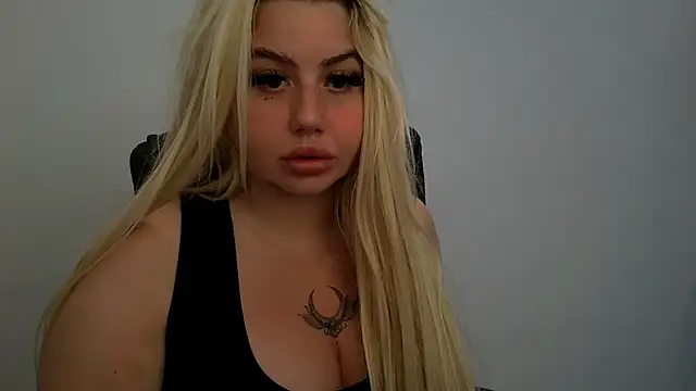 Snapshot of TiaDoll chatting on 07-21-26, 09:44 TiaDoll online show from 07-21-26, 09:44