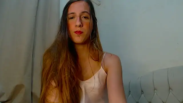 Snapshot of FemmeAngel chatting on 09-25-25, 09:18 FemmeAngel online show from 09-25-25, 09:18