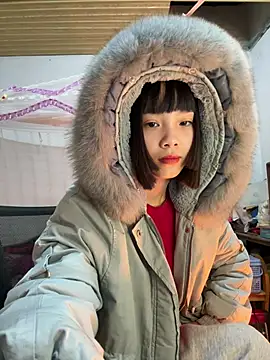 Snapshot of andymi1 chatting on 03-14-26, 04:18 andymi1 online show from 03-14-26, 04:18