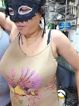 Snapshot of Queen_Nightt chatting on 12-17-25, 05:35 Queen Nightt online show from 12-17-25, 05:35